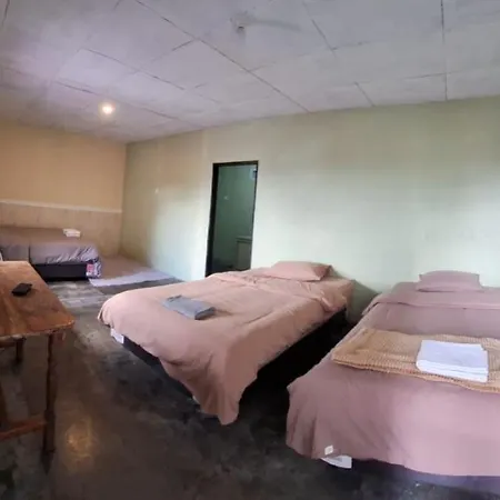 Smiley'S Homestay Berastagi Room photo