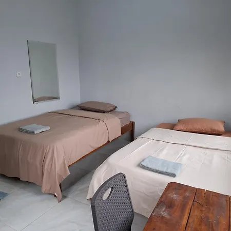 Smiley'S Homestay Berastagi Exterior photo